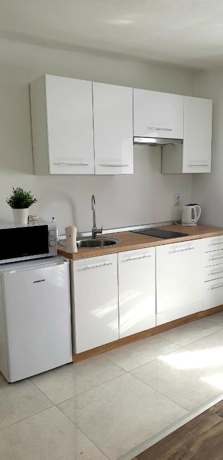 Apartments And Room Vela Сен Екстериор снимка