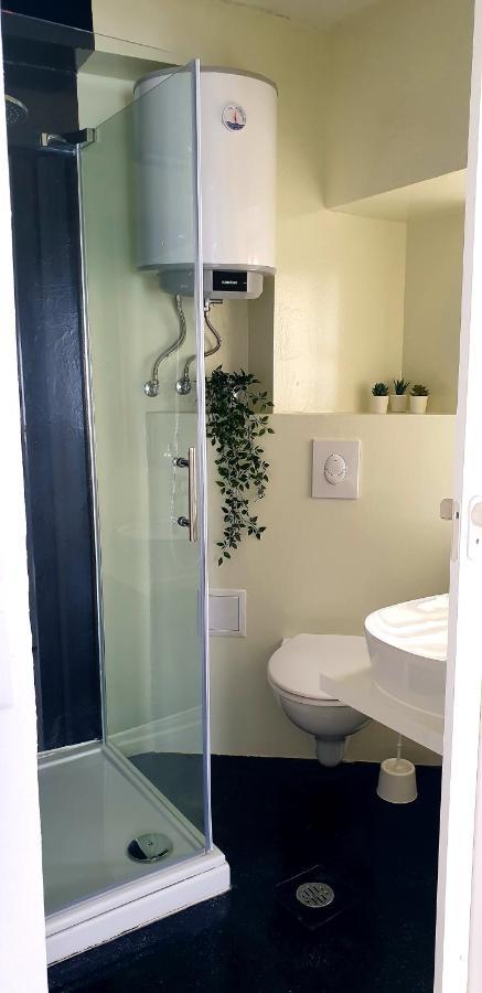 Apartments And Room Vela Сен Екстериор снимка