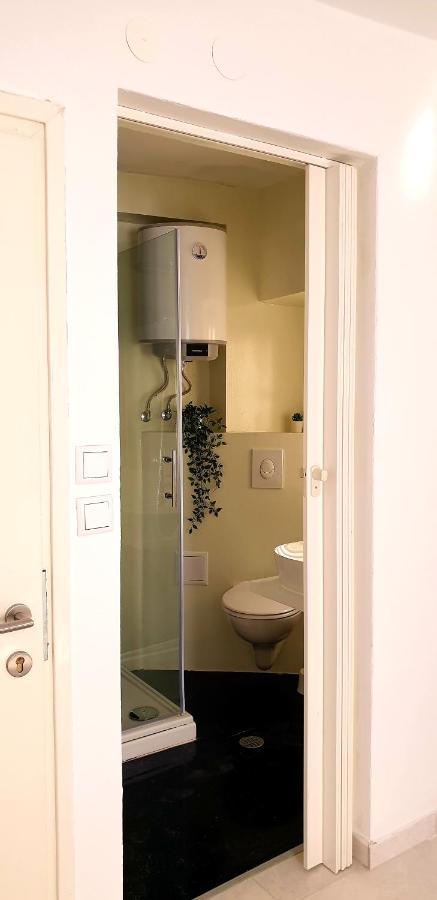 Apartments And Room Vela Сен Екстериор снимка