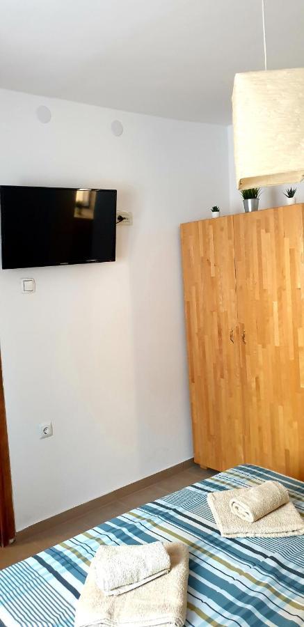Apartments And Room Vela Сен Екстериор снимка