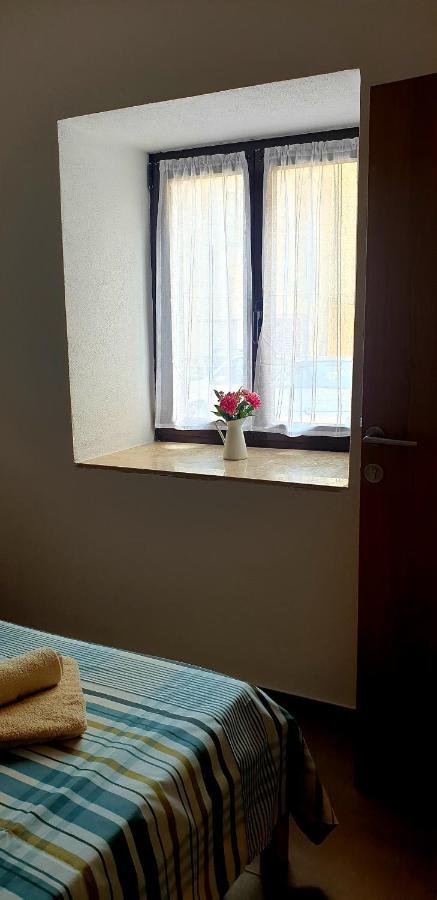 Apartments And Room Vela Сен Екстериор снимка