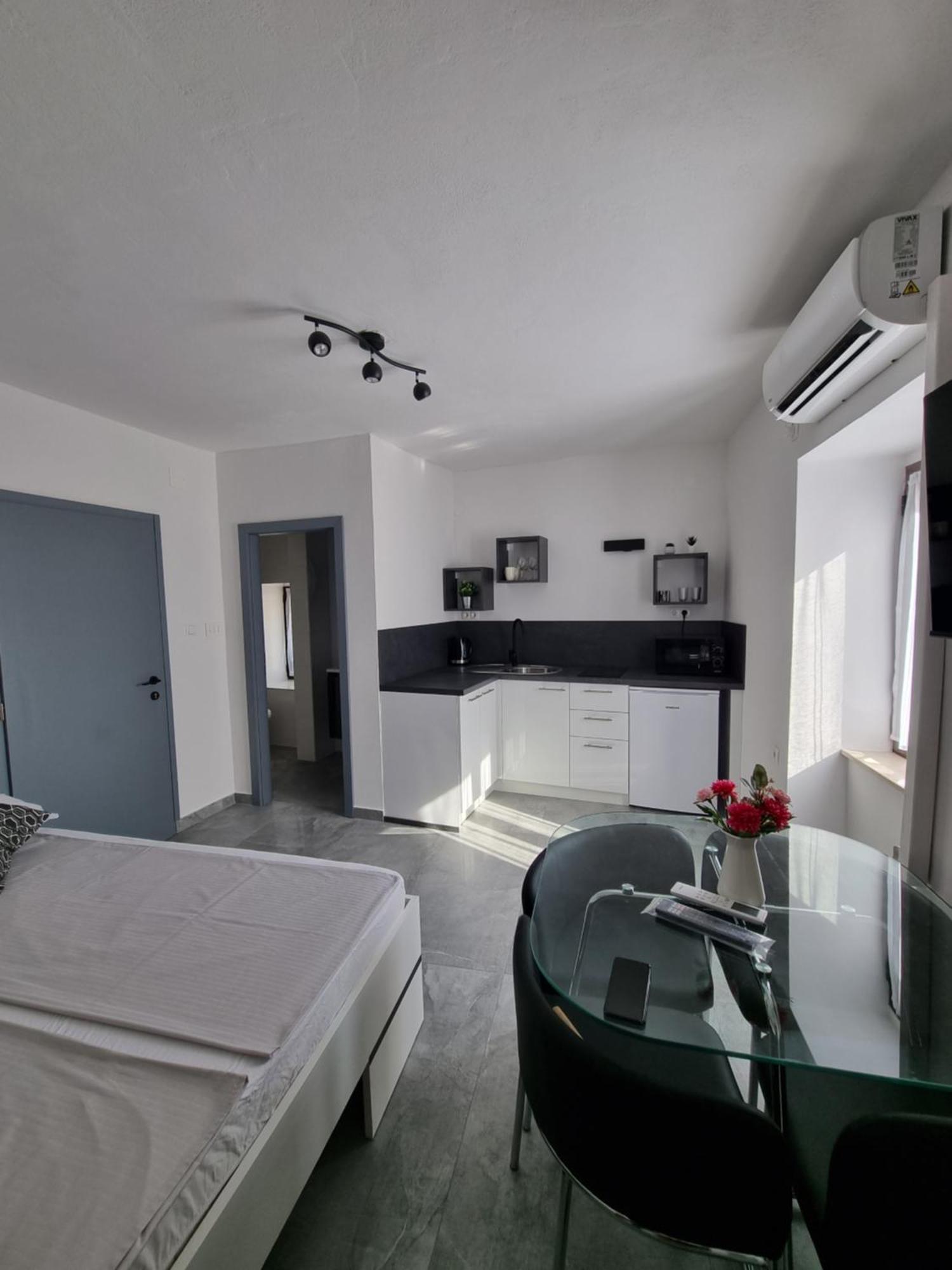 Apartments And Room Vela Сен Стая снимка