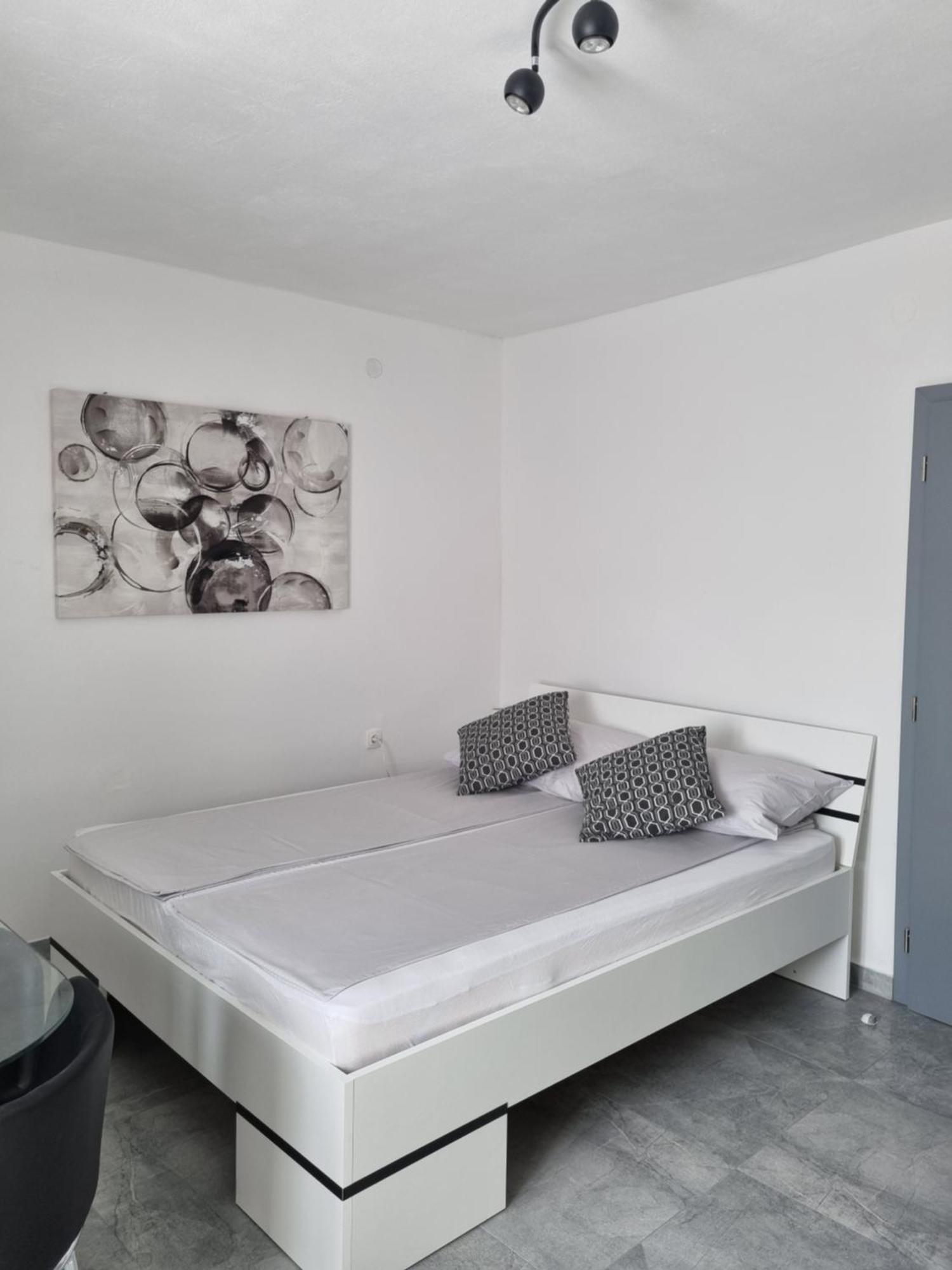 Apartments And Room Vela Сен Екстериор снимка