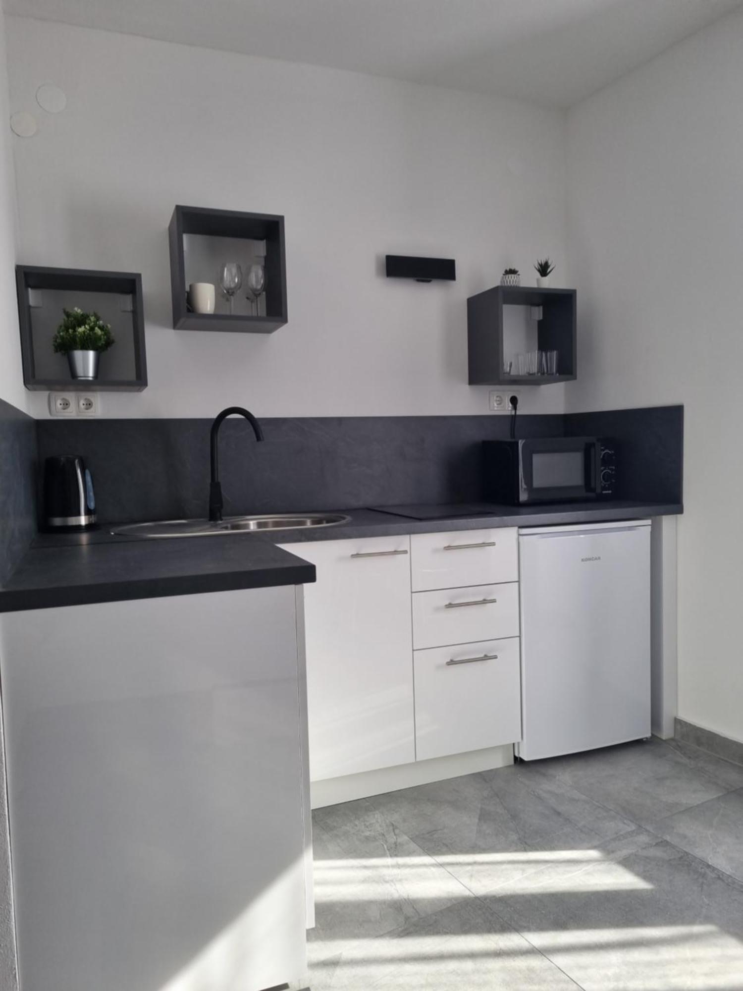 Apartments And Room Vela Сен Стая снимка