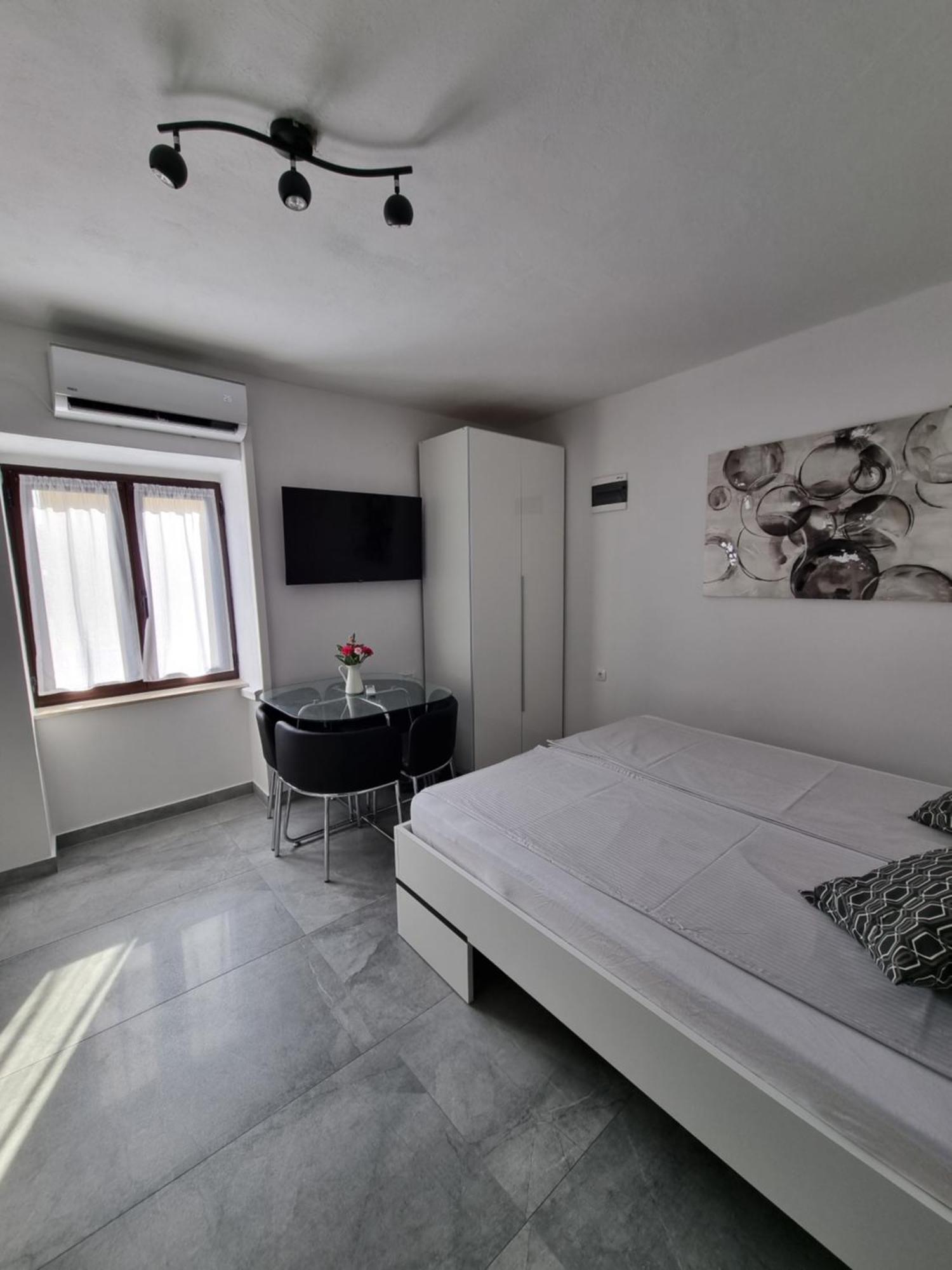 Apartments And Room Vela Сен Стая снимка